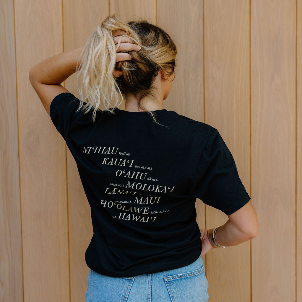 Back View of the Hawaiian Islands Tee in Black